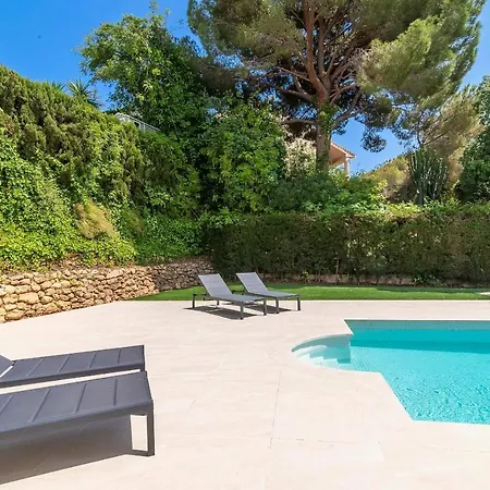 4 Bdrms Charming 3 Palms In Elviria, Sea Views! Villa