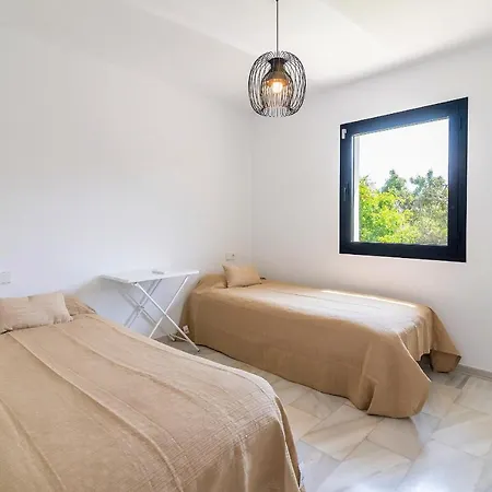 4 Bdrms Charming 3 Palms In Elviria, Sea Views! Villa Marbella