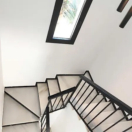 4 Bdrms Charming 3 Palms In Elviria, Sea Views! *